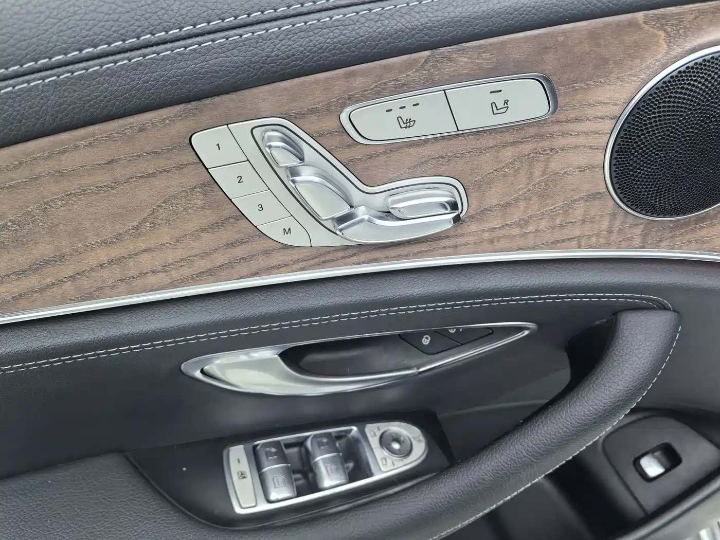 Mercedes-Benz E-Class 2016 E 300 L Fashion Type фото 8