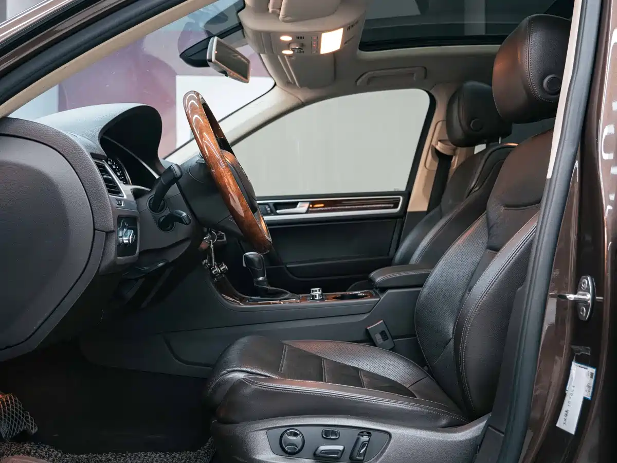 Volkswagen Touareg 2014 3.0TSI New Edge Edition фото 9