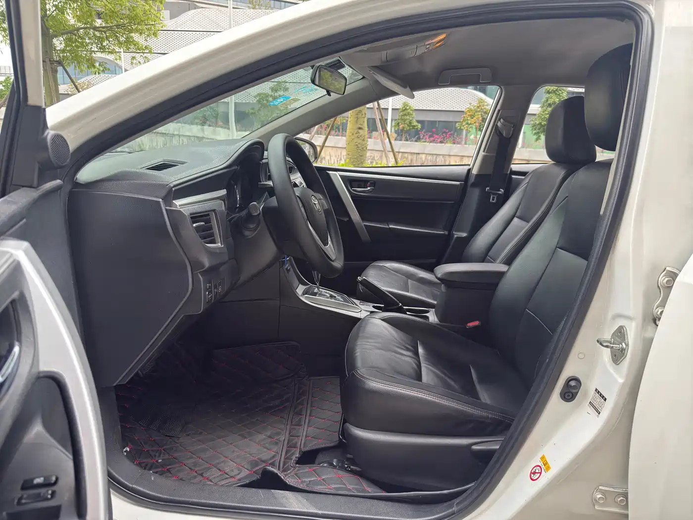 Toyota Corolla 2017 1.6L CVT GL фото 9