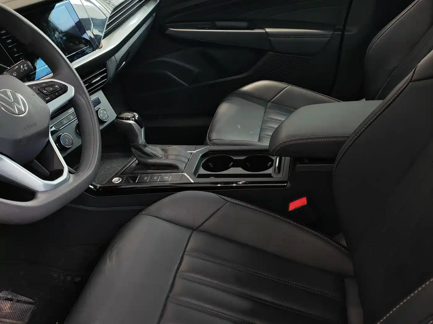 Volkswagen Passat 2024 280TSI Business Edition фото 10