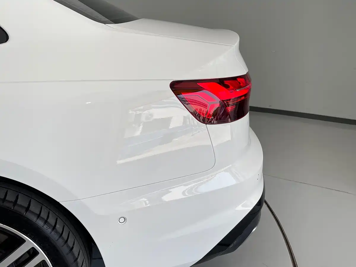 Audi A4L 2022 40 TFSI Luxury Dynamic фото 13