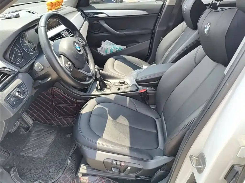 BMW X1 2016 sDrive18Li Premium Model фото 15