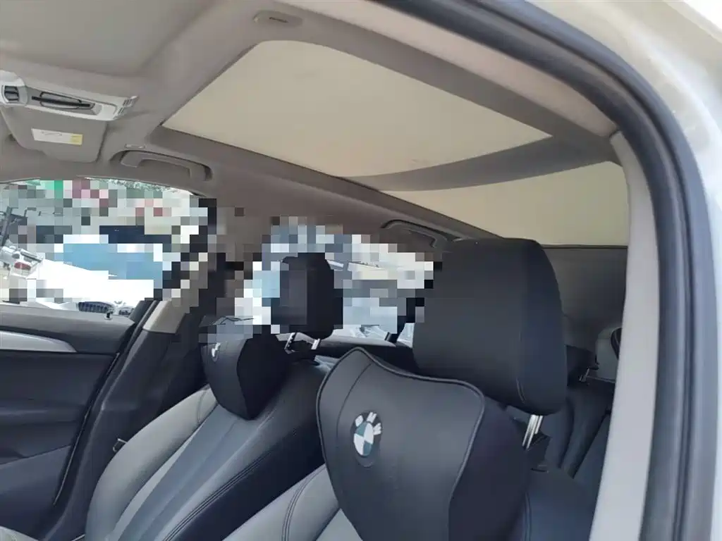 BMW X1 2016 sDrive18Li Premium Model фото 18