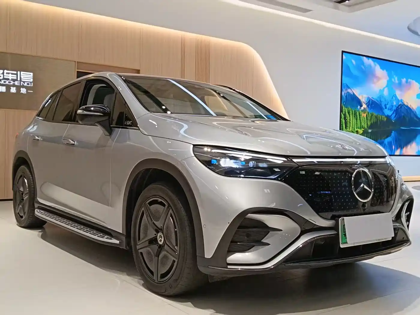 MERCEDES-BENZ EQE SUV