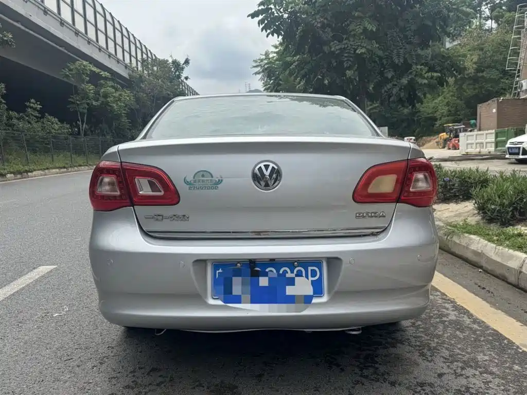 Volkswagen Bora 2012 1.6L Automatic Comfort Model фото 7
