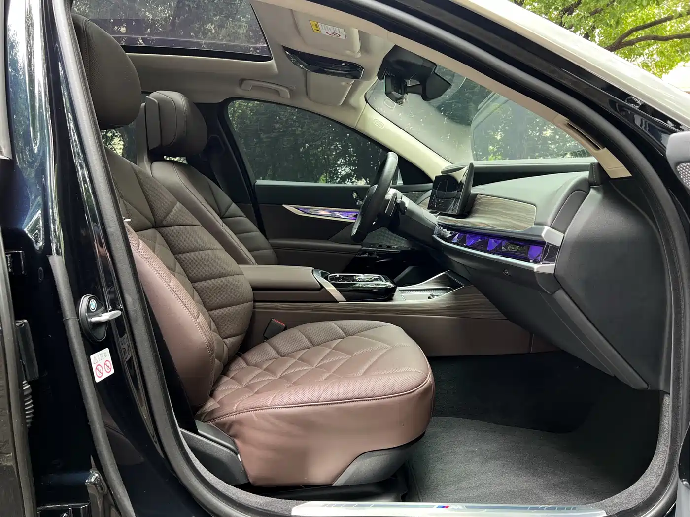 BMW 7 Series 2023 Model 735Li M Sport Package фото 10