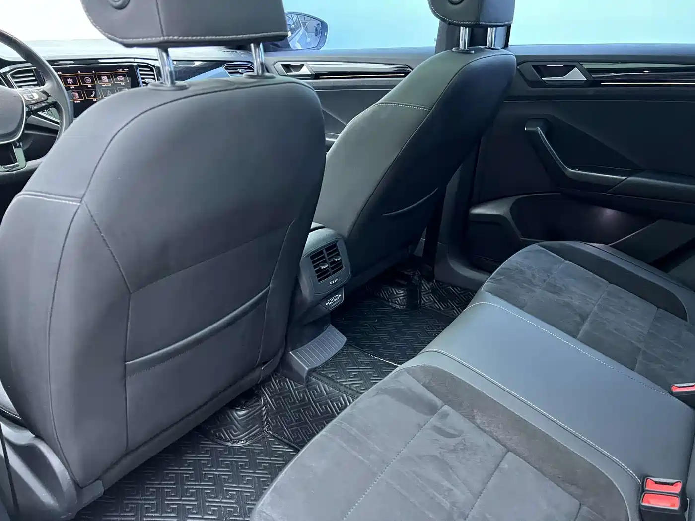 Volkswagen T-ROC 2021 280TSI DSG 4WD Luxury Connected фото 7