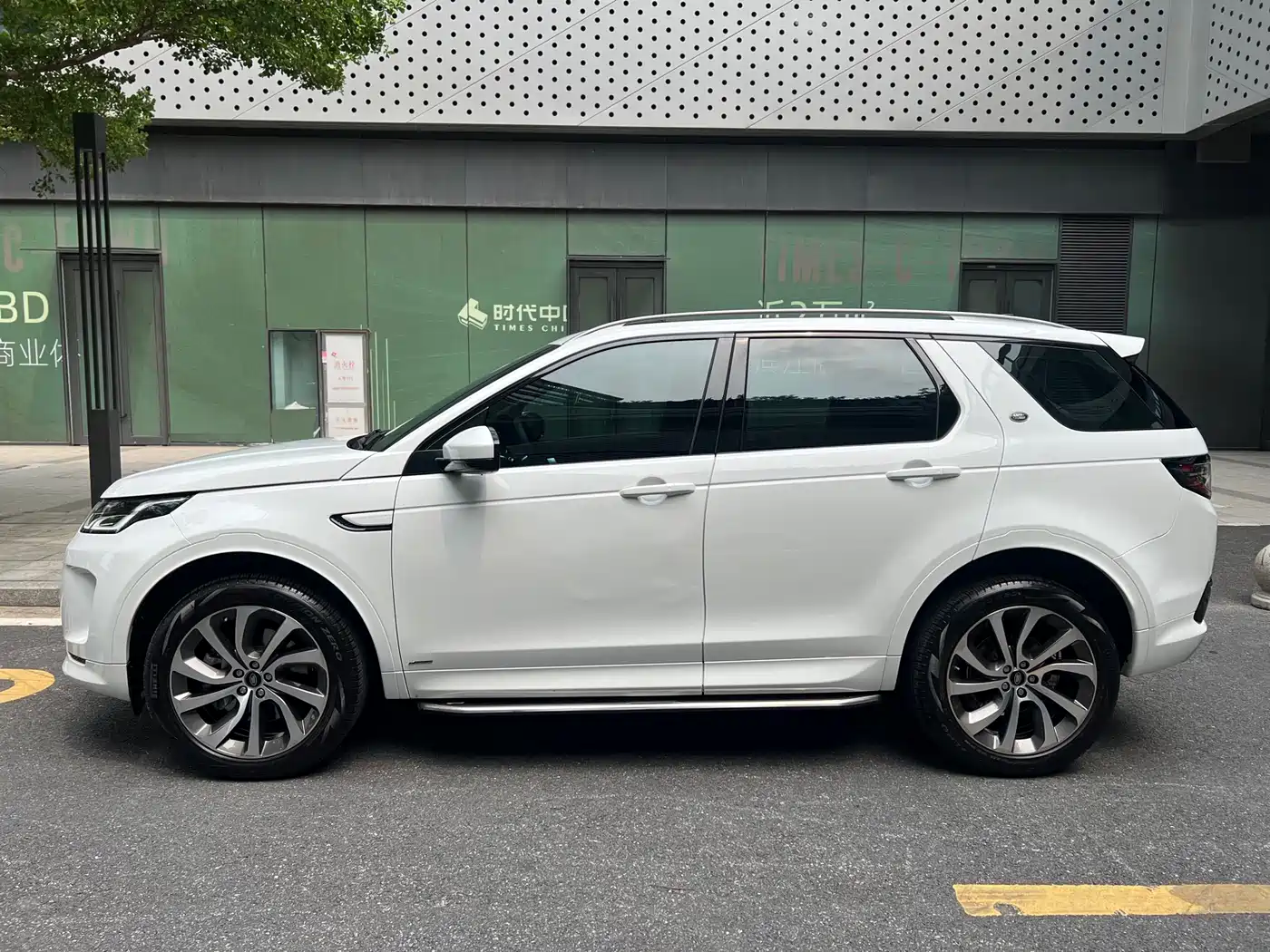 Land Rover Discovery Sport 2021 249PS R-Dynamic SE Performance Technology Edition 5-seater фото 2