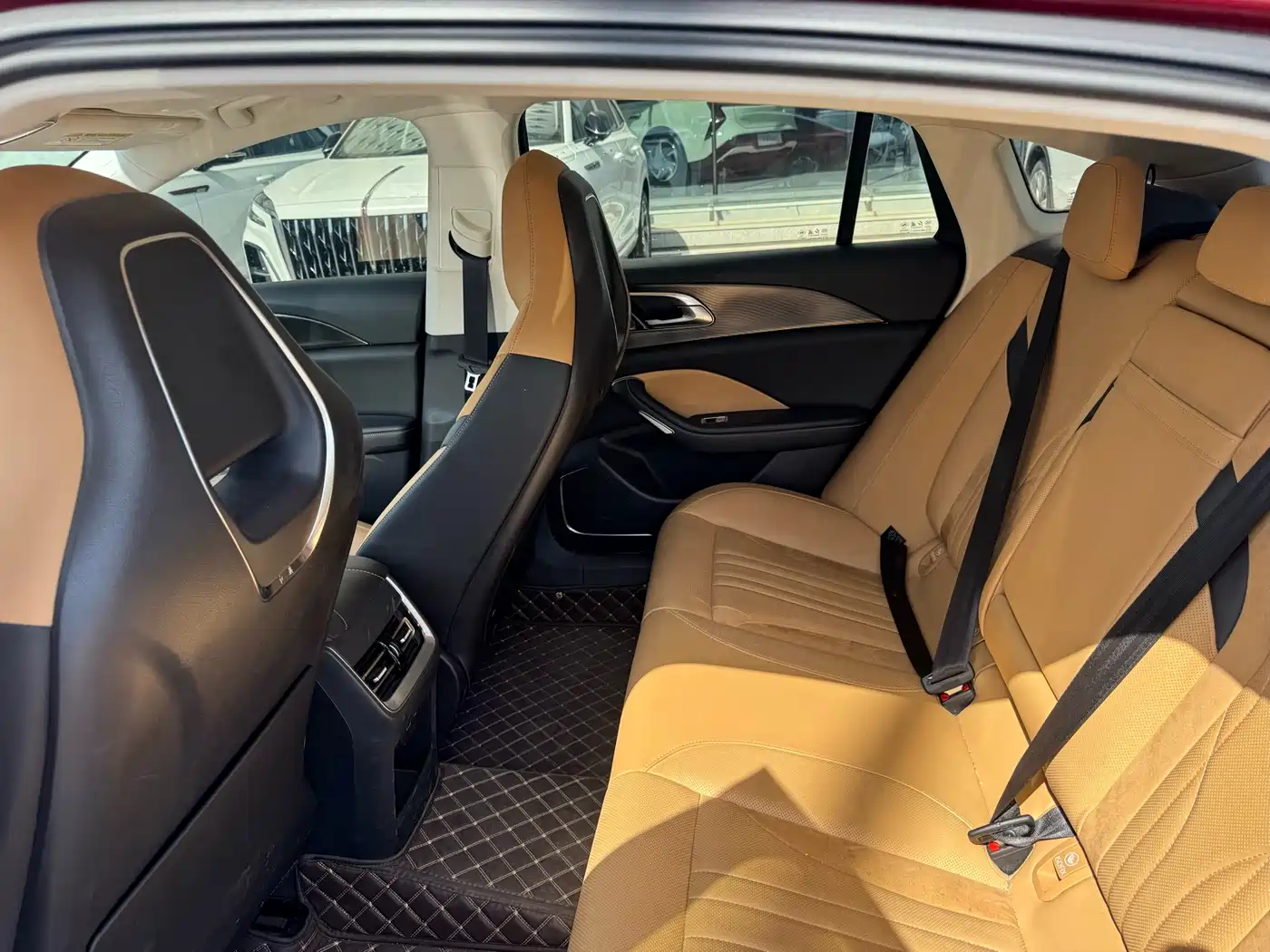 Hongqi H6 2024 Model 2.0T Ultimate Edition фото 9