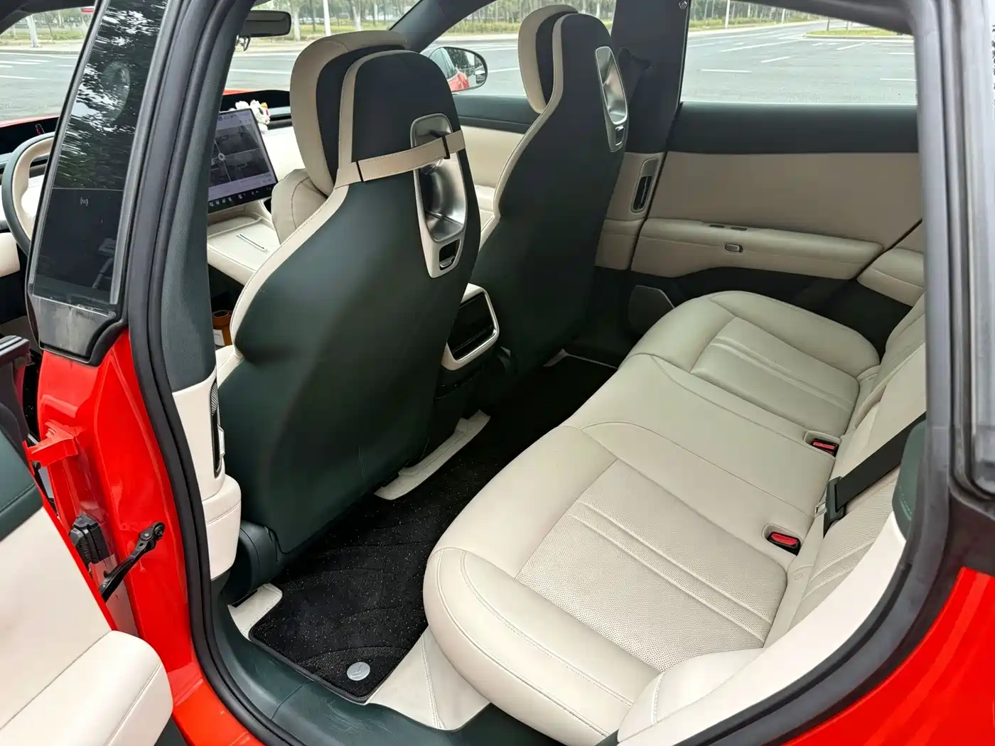 Xiaomi Auto Xiaomi YU7 2025 Extended Range RWD Edition фото 6