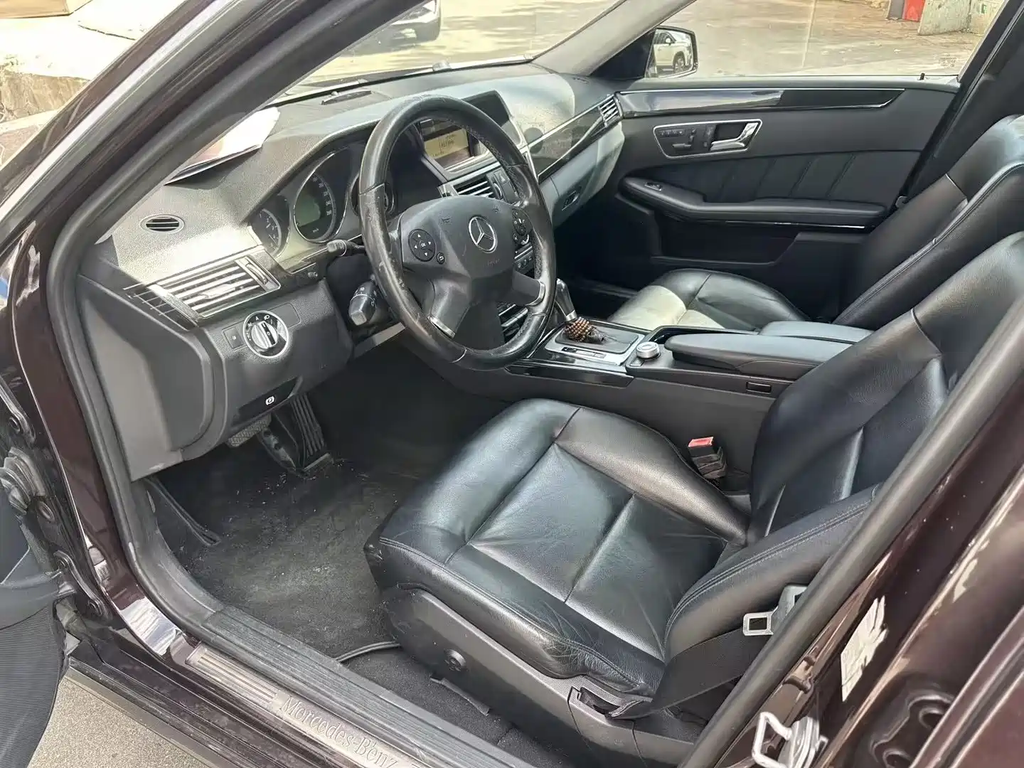 صورة 13 - Mercedes-Benz E-Class