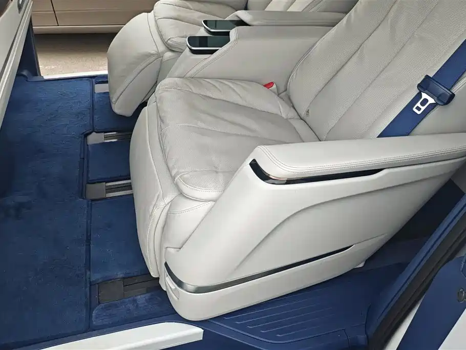 Buick Century 2023 2.0T 7-Seater World Edition фото 11