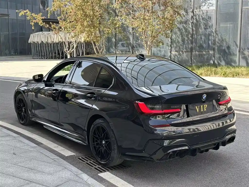BMW 3-SERIES