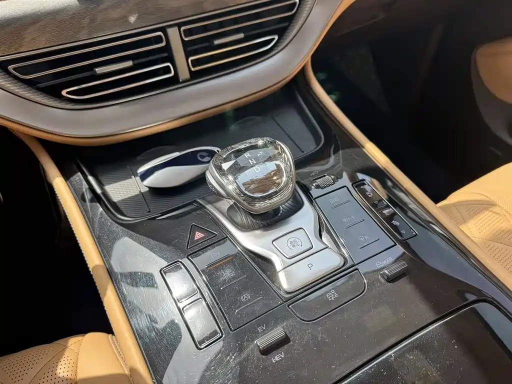 Denza D9 2025 DM-i Smart Drive Edition 1020 AWD Prestige фото 20