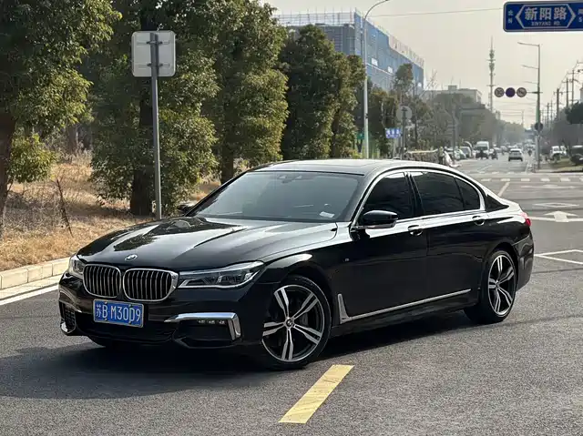 BMW 7 SERIES
