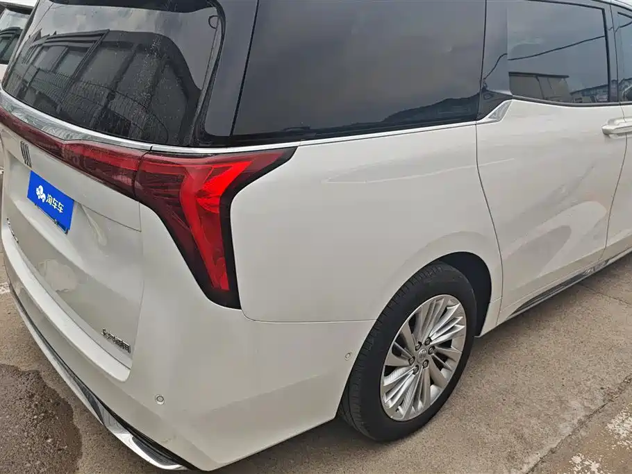 Buick Century 2023 2.0T 7-Seater World Edition фото 3