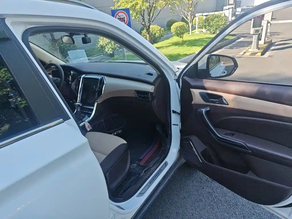 Leopaard CS9 2018 2018 1.5T CVT Vigorous Edition