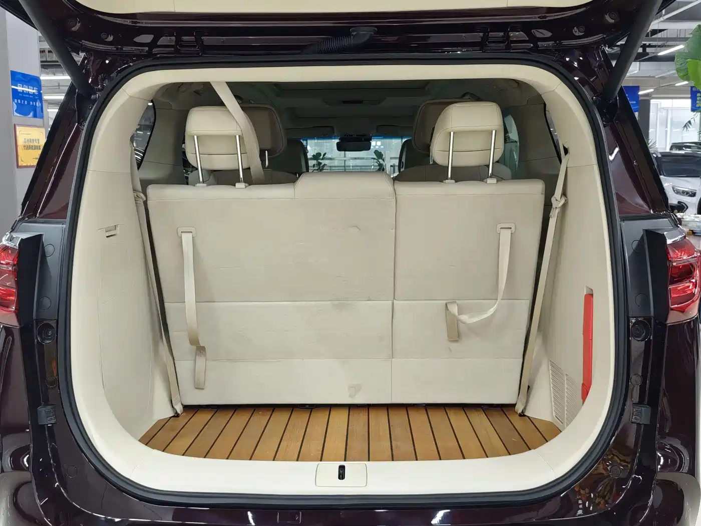 Photo 16 - Buick GL8