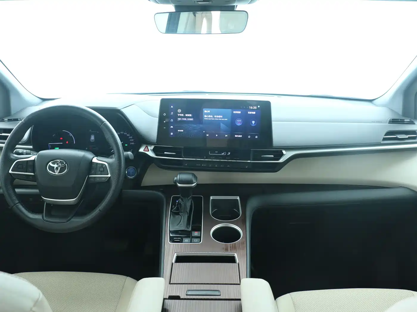 Toyota Granvia 2023 2.5L Hybrid Prestige PLUS Edition фото 11