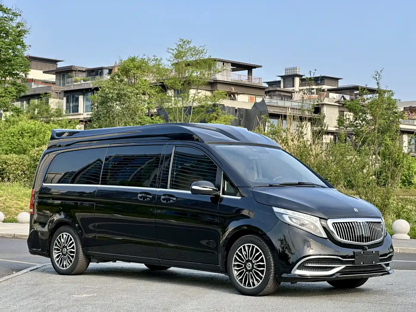 Mercedes-Benz V-Class 2018 V 260 L Premium Long Wheelbase Edition China VI фото 2