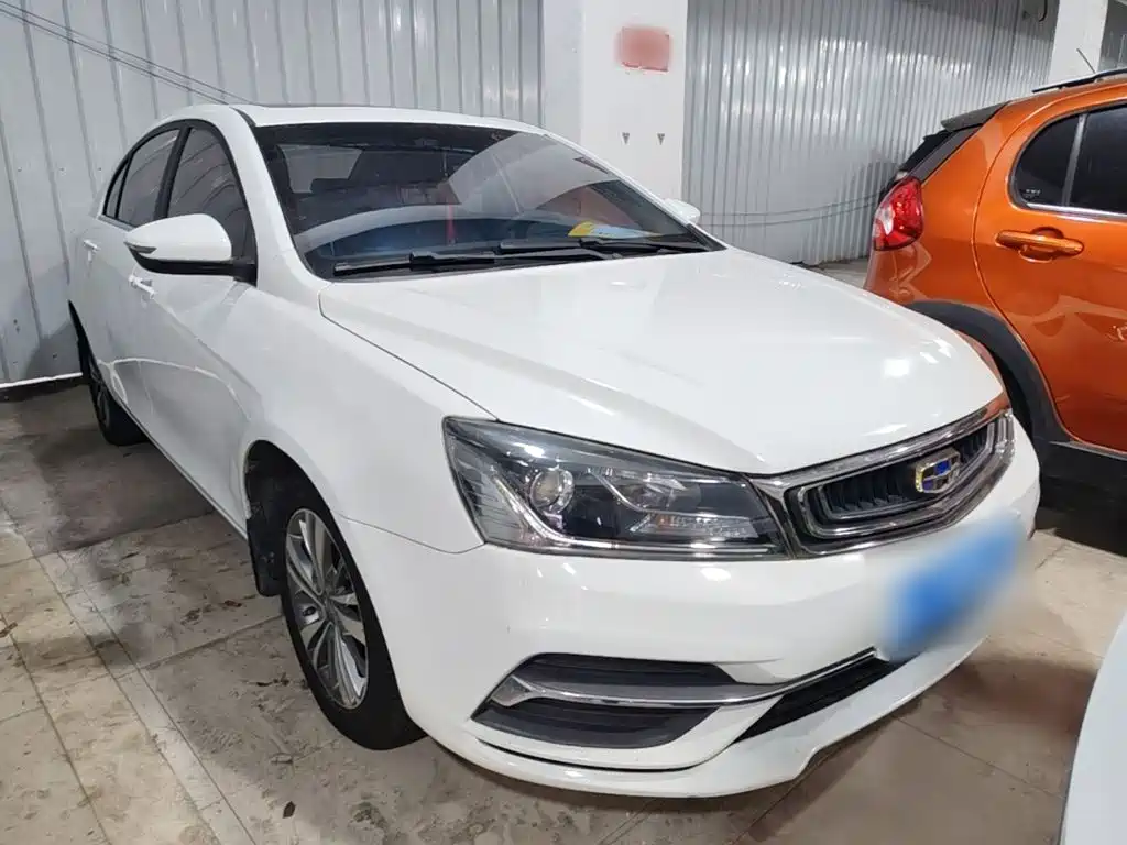 Фото 4 - Geely Emgrand