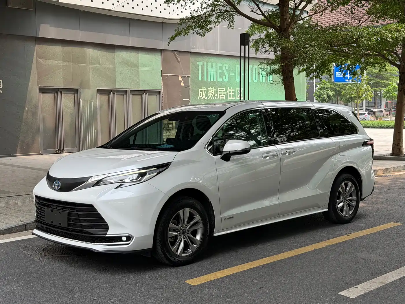 Toyota Sienna 2023 2.5L Hybrid Comfort Edition