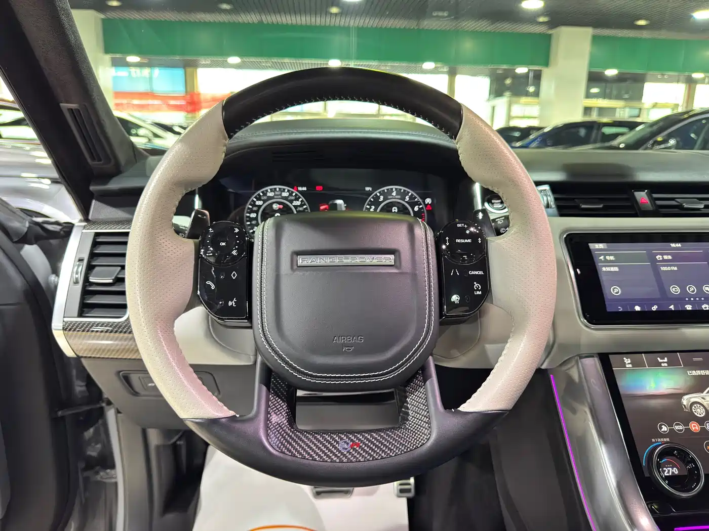 Land Rover Range Rover Sport 2022 Model 5.0 SC V8 SVR Peak Collector's Edition фото 6