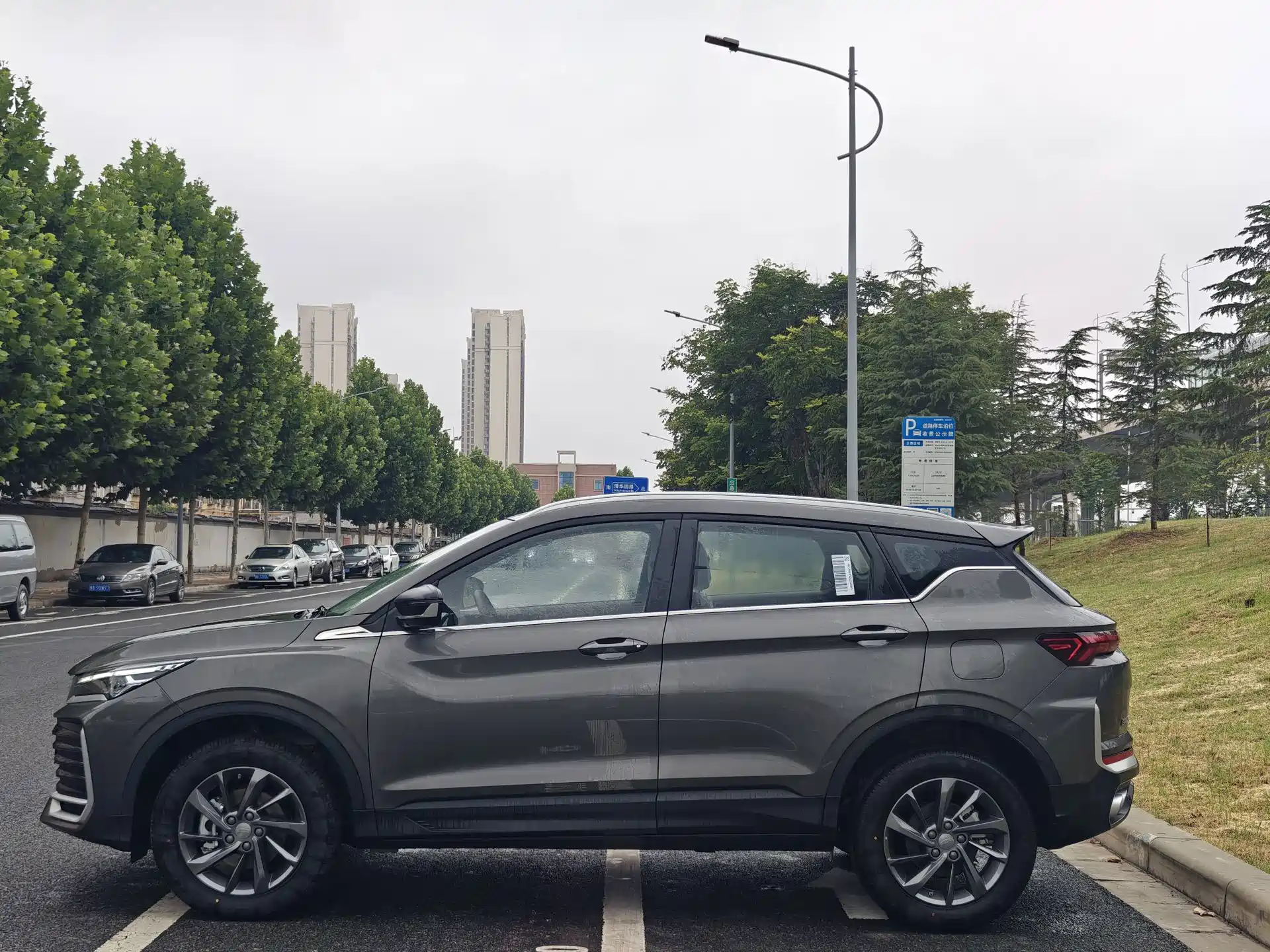 Фото 8 - Geely Coolray
