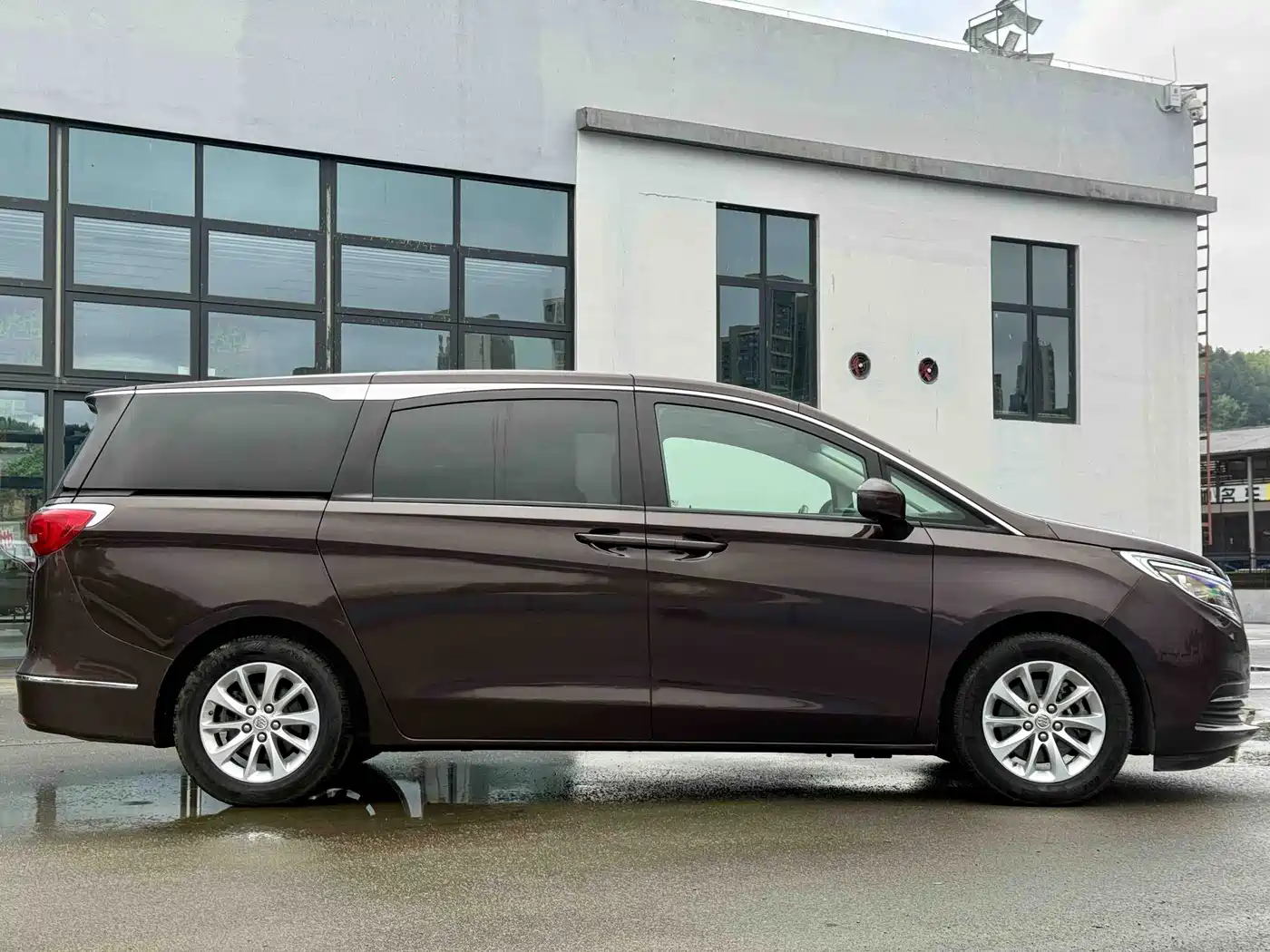 Buick GL8 2017 ES 28T Comfort Type China V фото 15