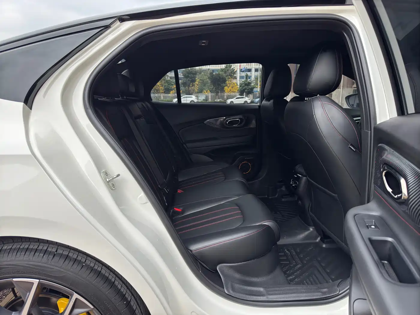 GAC Trumpchi Trumpchi Emkoo 2021 270T DCT J16 Edition фото 7