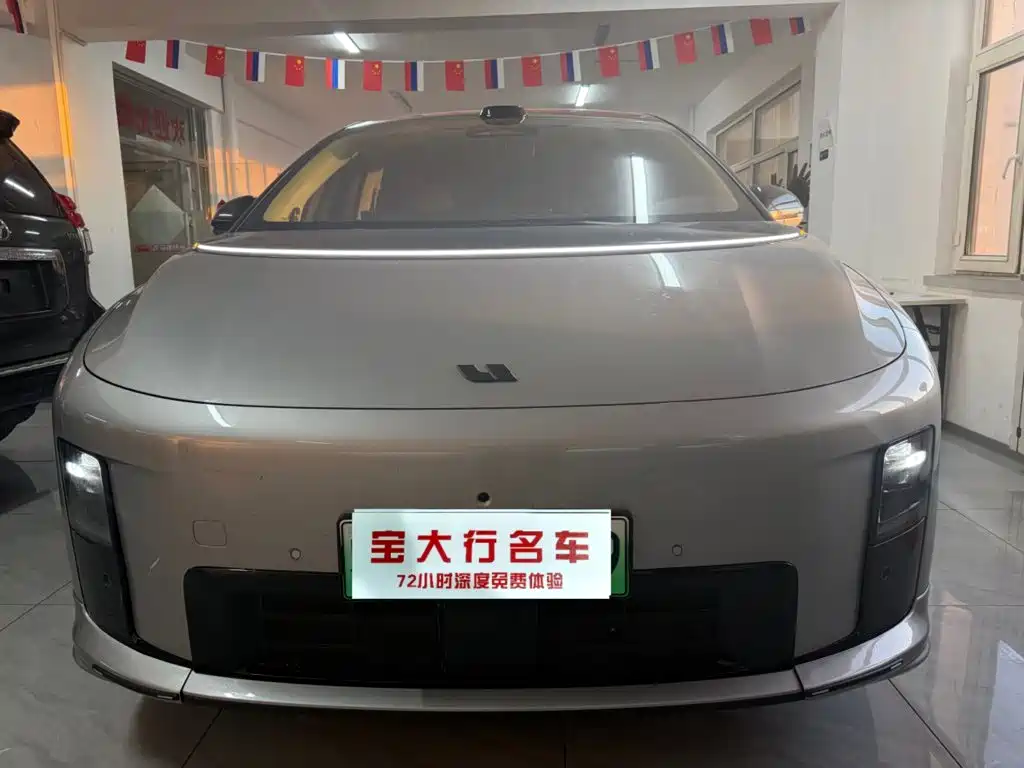 Li Auto Li i8 2026 2025 Standard Edition