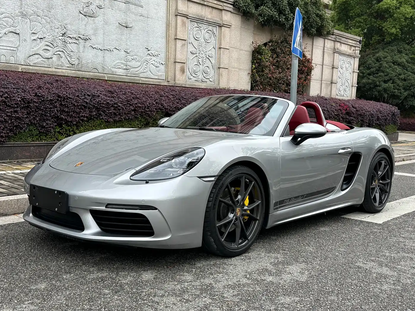 PORSCHE 718