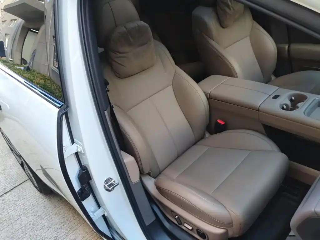 Li Auto i6 2026 2025 4WD Base Model