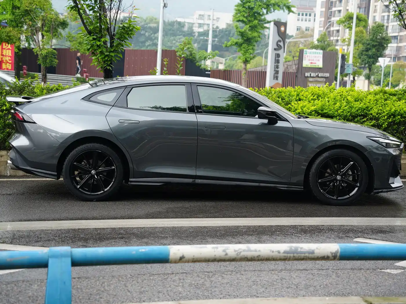 صورة 8 - Changan UNI-V