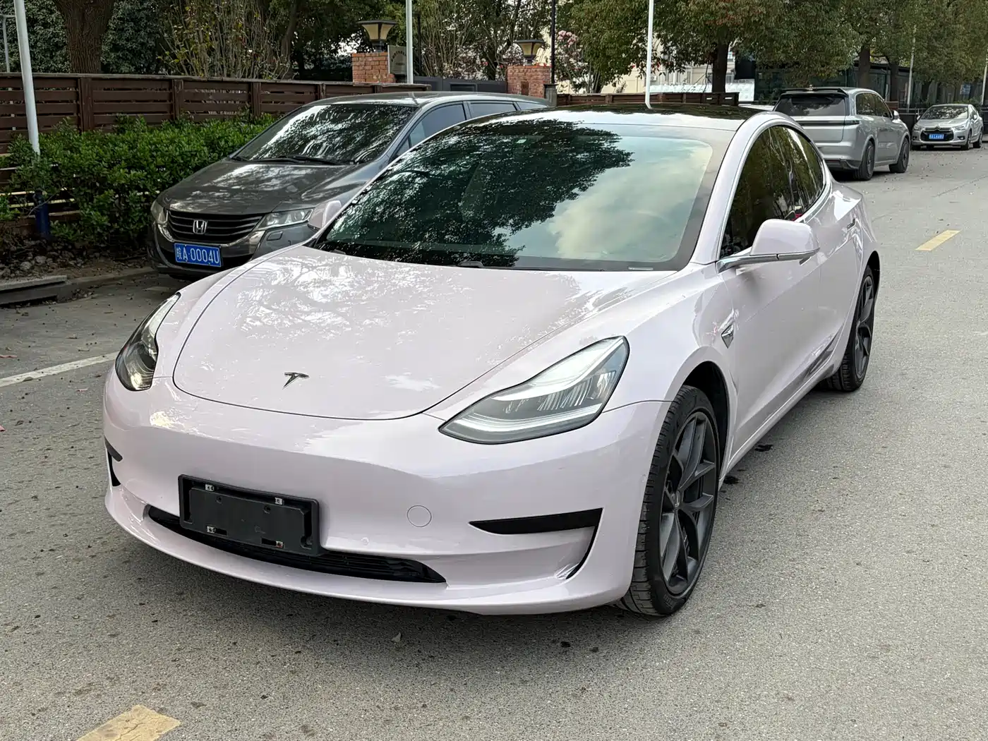 TESLA MODEL 3