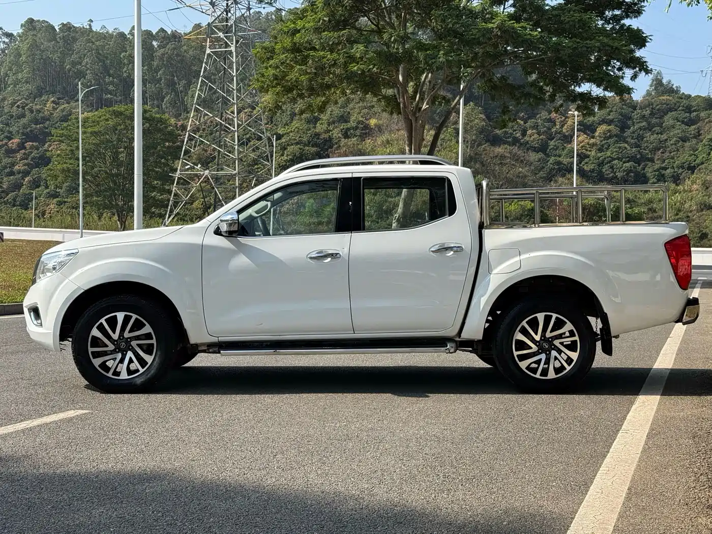 Nissan Navara 2022 2021 2.5L Automatic 4WD Premium QR25
