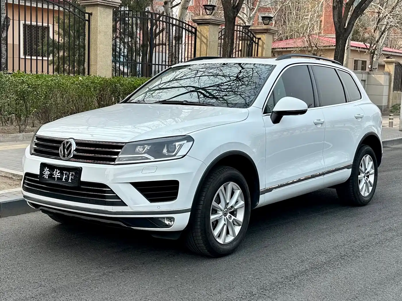 VOLKSWAGEN TOUAREG