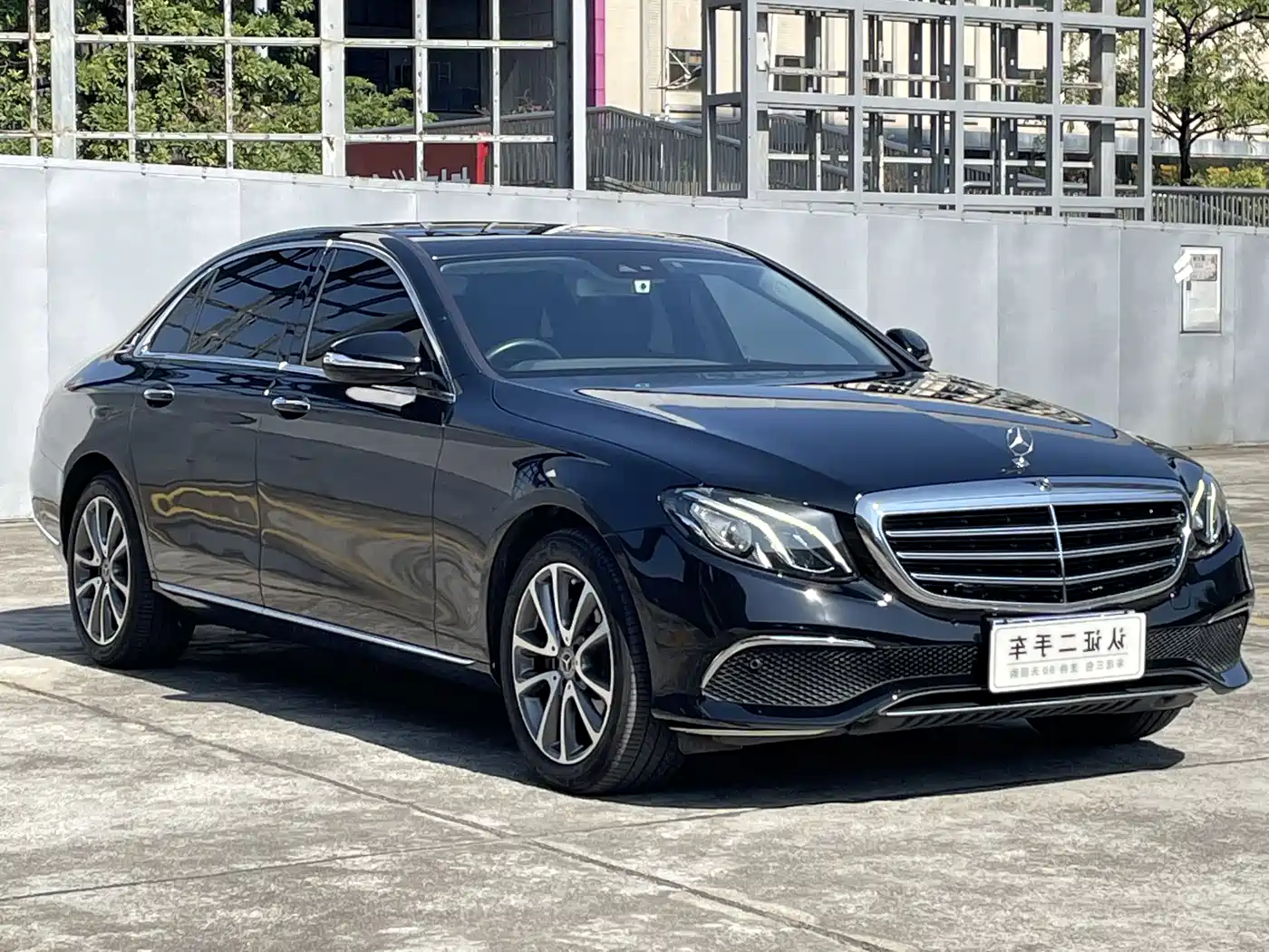 Mercedes-Benz E-Class 2017 E 200 L 4MATIC фото 3