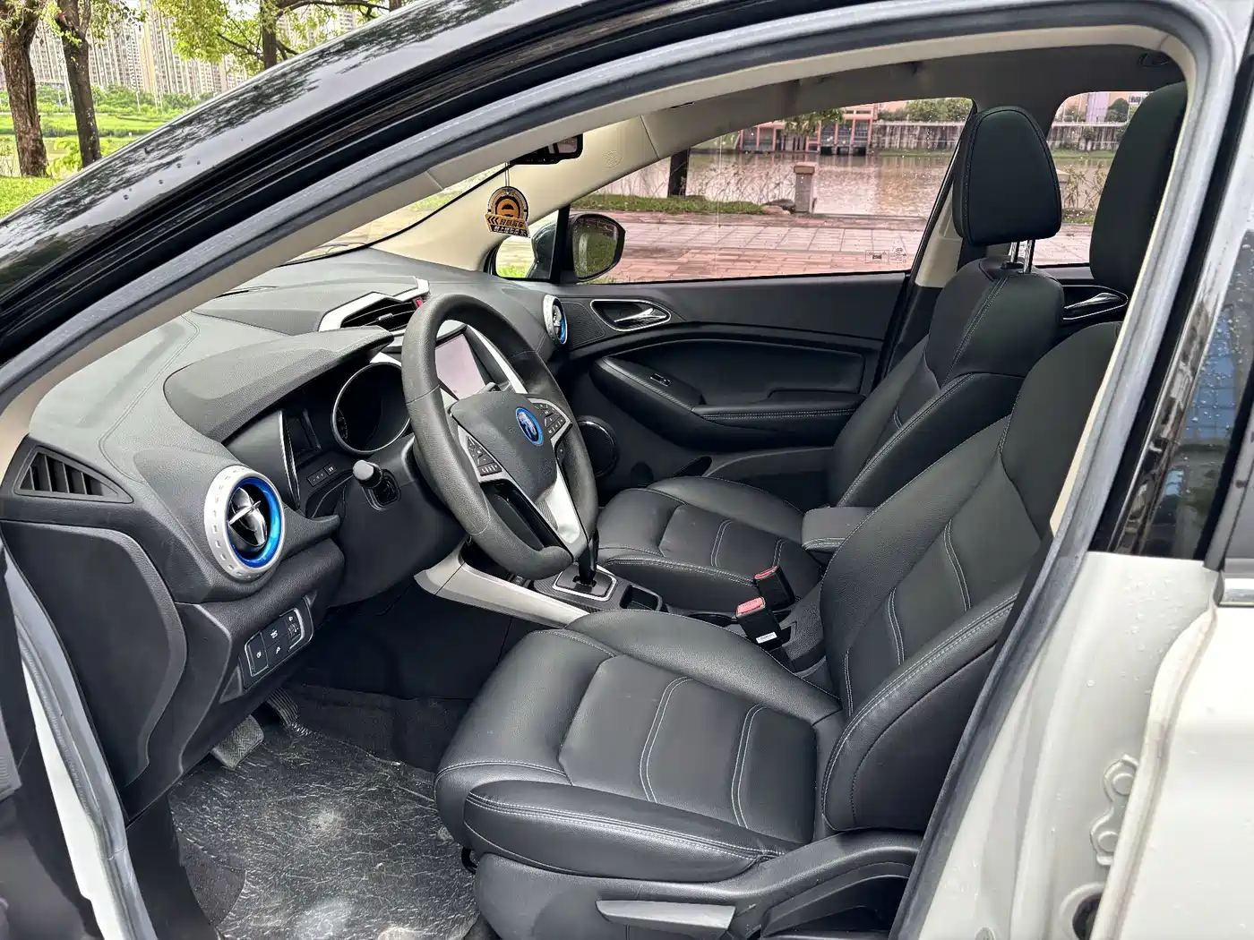 BYD Yuan New Energy 2018 2018 EV360 Smart Connected Cool Edition