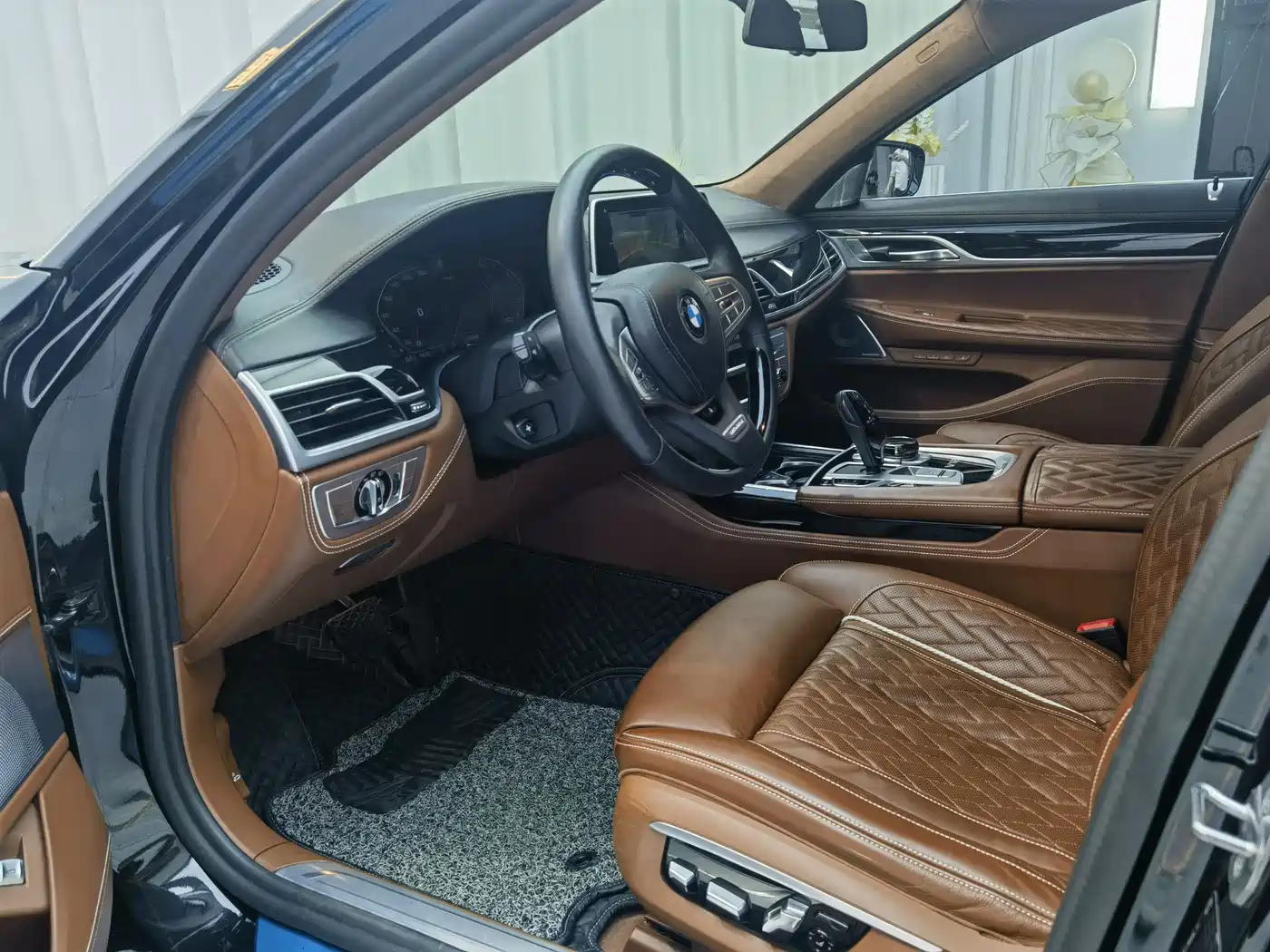 BMW 7 Series 2019 Facelift M760Li xDrive V12 Luxury Package фото 6