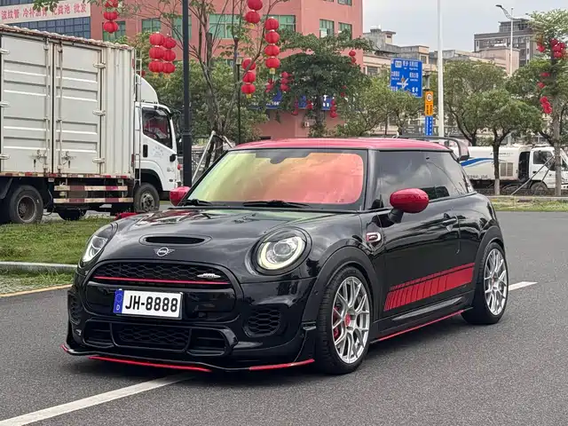 MINI JCW