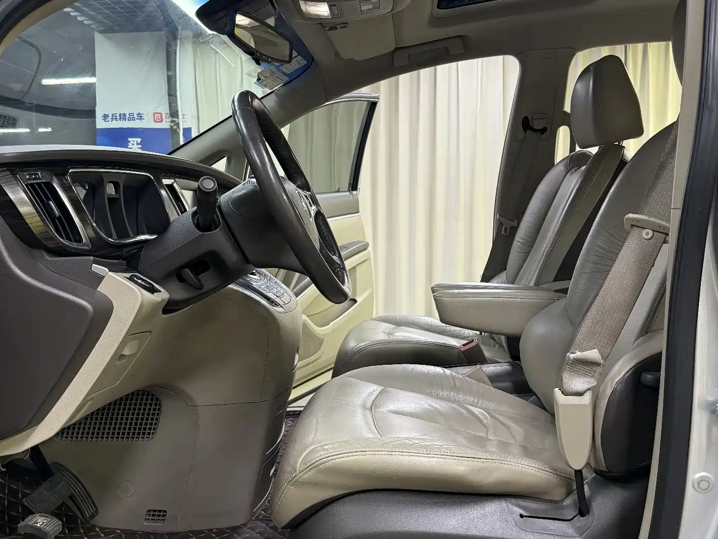 Buick GL8 2011 3.0L GT Luxury Business Elegance Edition фото 29