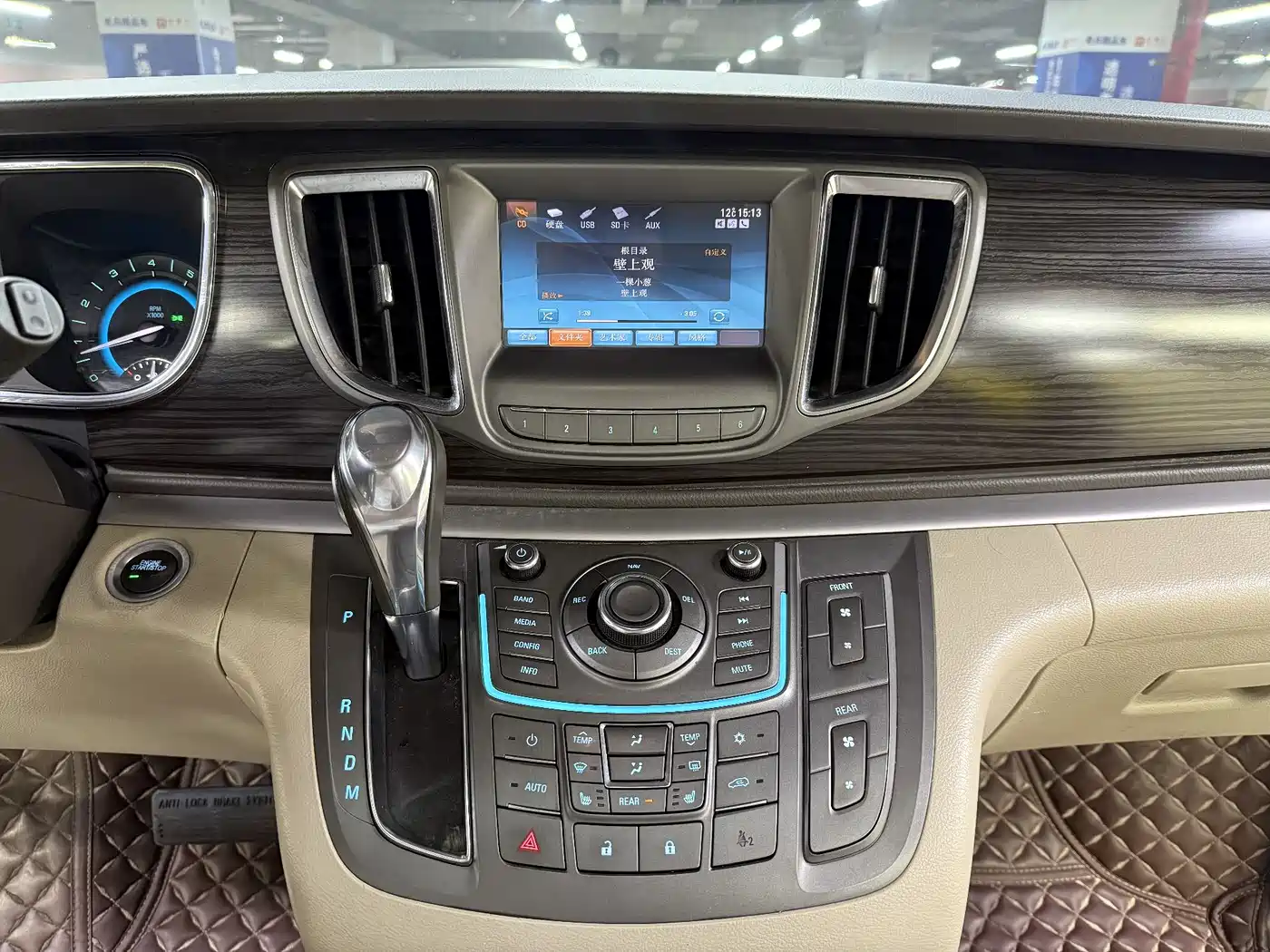 Buick GL8 2011 3.0L GT Luxury Business Elegance Edition фото 23