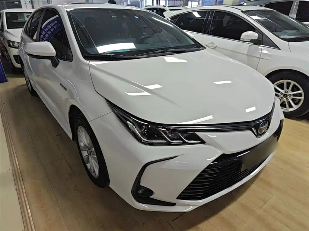 Toyota Corolla 2021 Hybrid 1.8L E-CVT Elite Edition фото 4
