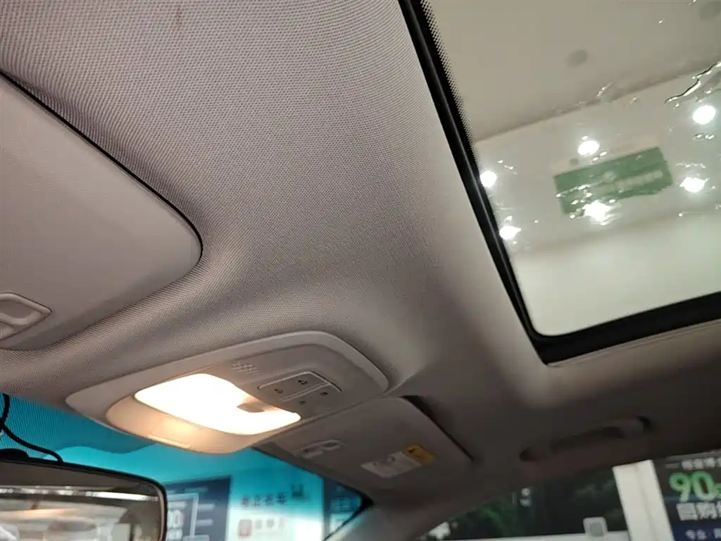 Chevrolet Volando 2018 Redline 530T Auto Premium Edition (5+2 seater) China V фото 14