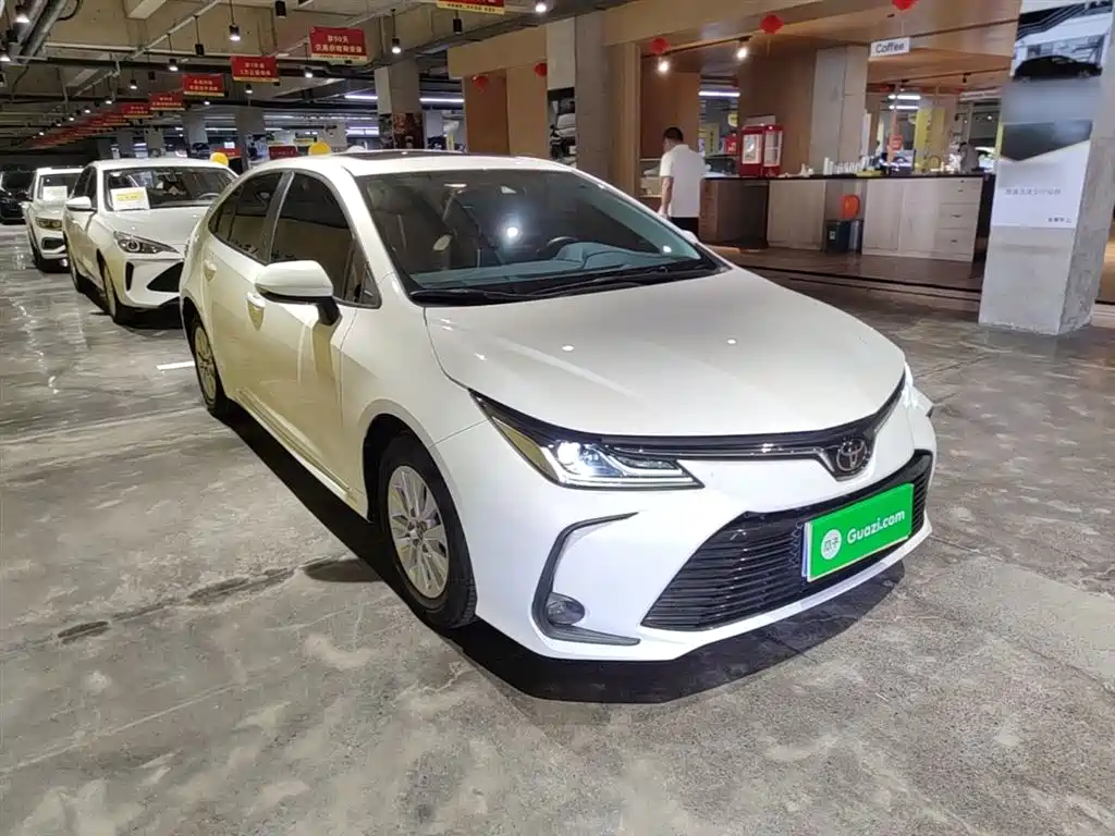 Toyota Corolla 2021 TNGA 1.5L CVT Elite CARE Edition фото 4