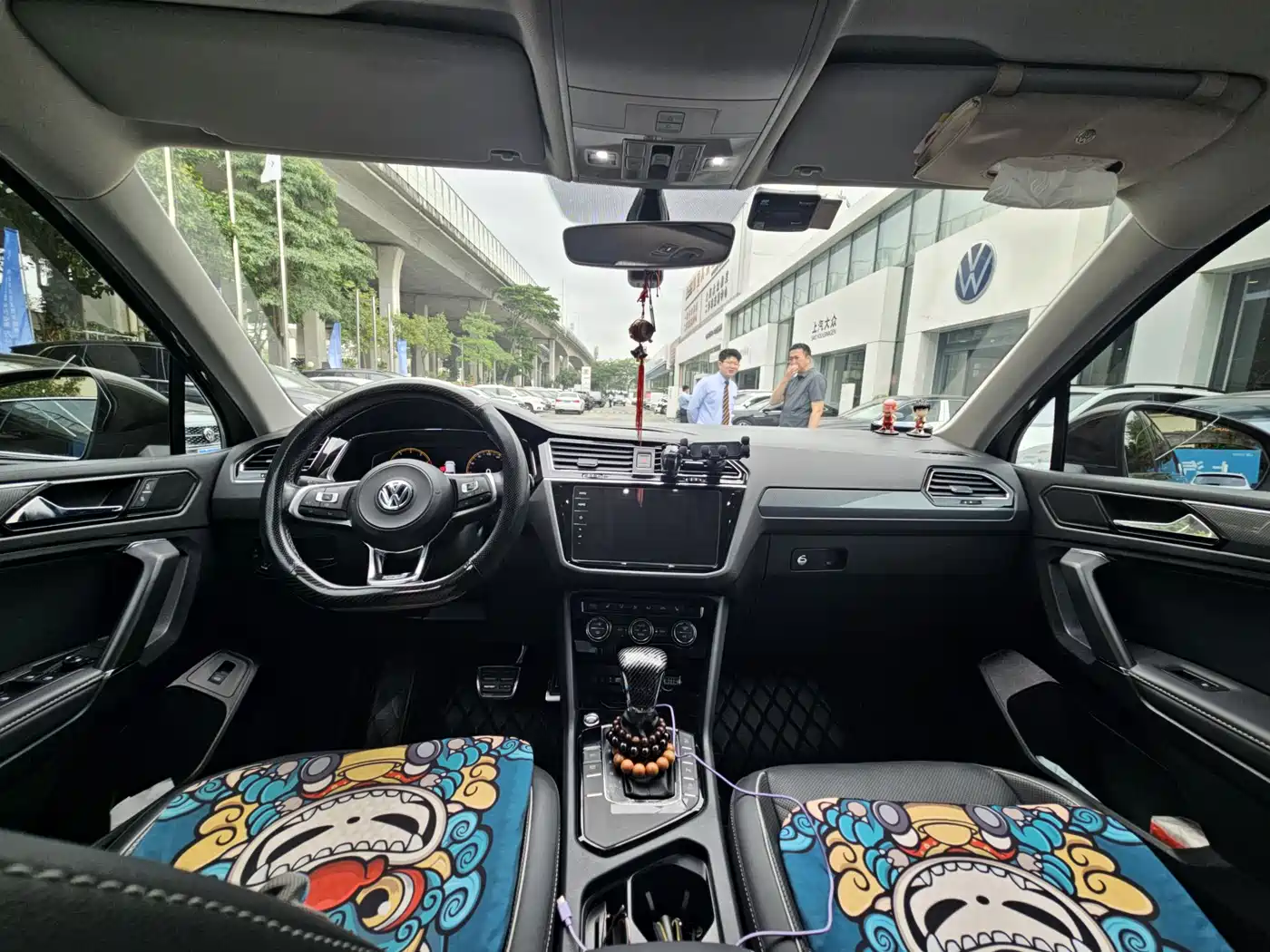 Volkswagen Tiguan L 2019 330TSI Automatic 2WD R-Line Flagship Edition China VI фото 11