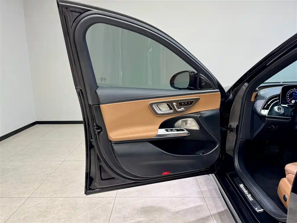 Mercedes-Benz E-Class 2024 Model E 300 L Luxury фото 18