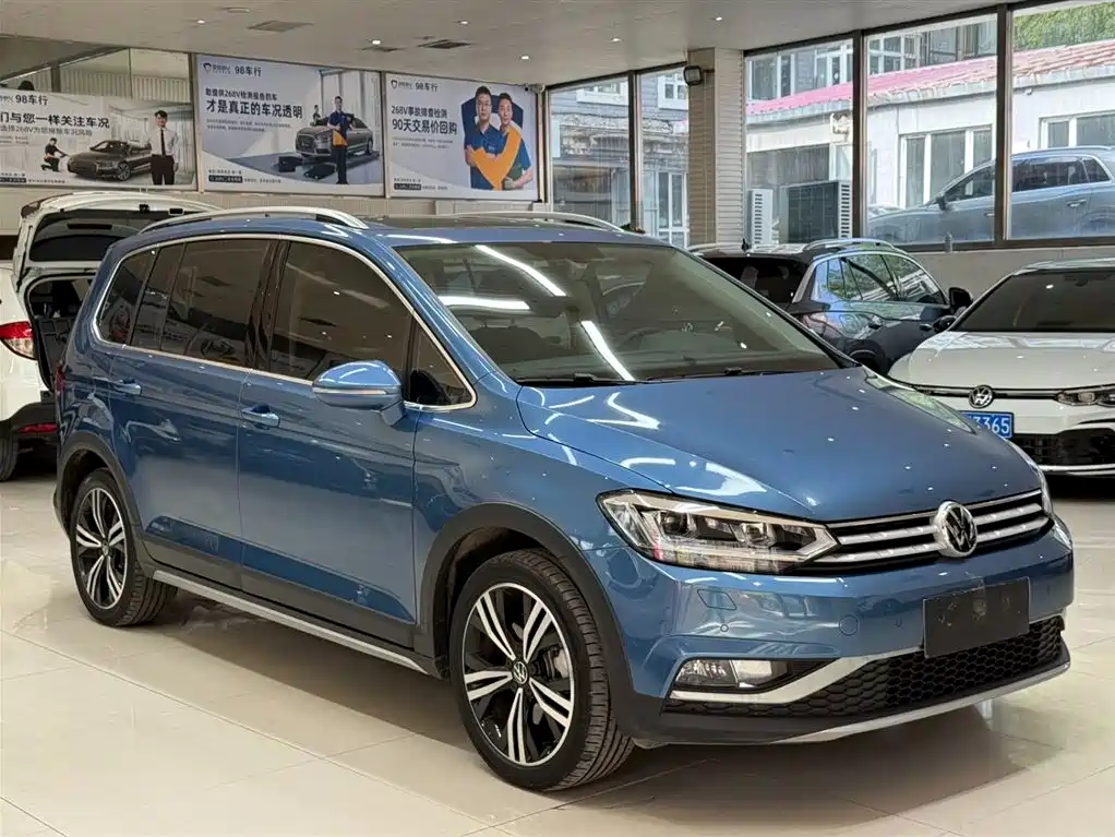 Volkswagen Touran 2022 Touran L 280TSI DSG Frontier Edition 7-seater фото 3