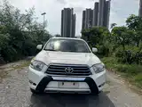 Photo 2 - Toyota Highlander